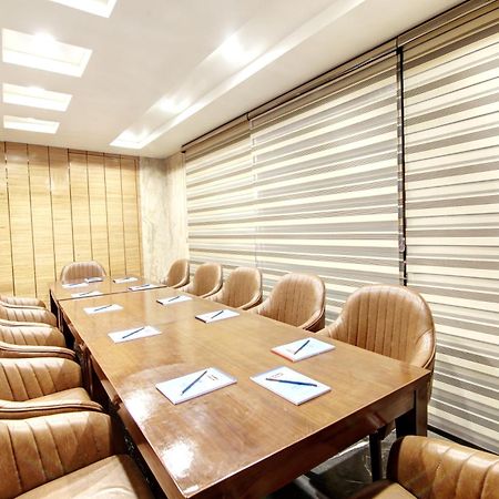 Hotel Krishna Plaza 'New Delhi' - By M S Hospitality Buitenkant foto
