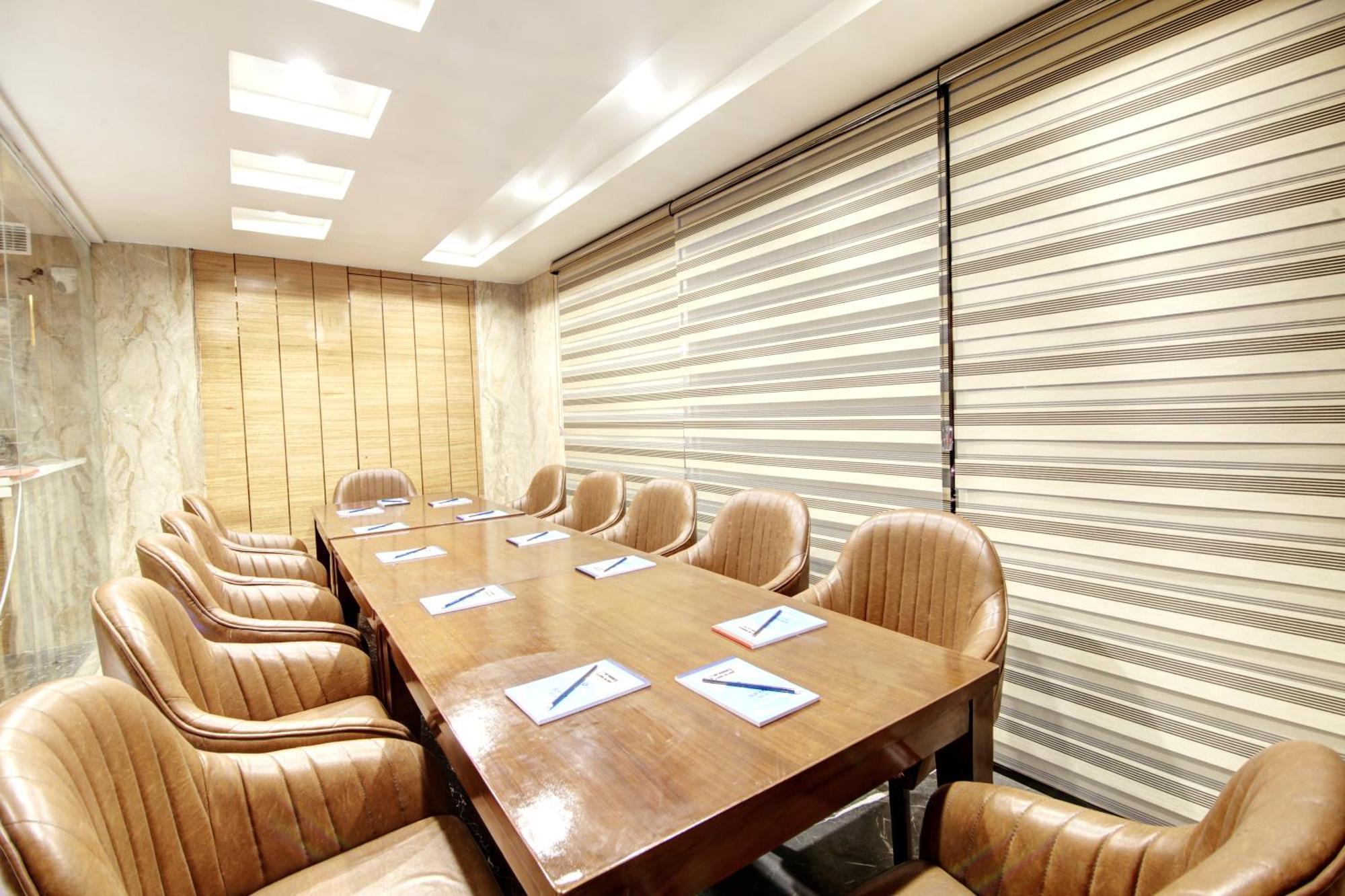 Hotel Krishna Plaza 'New Delhi' - By M S Hospitality Buitenkant foto