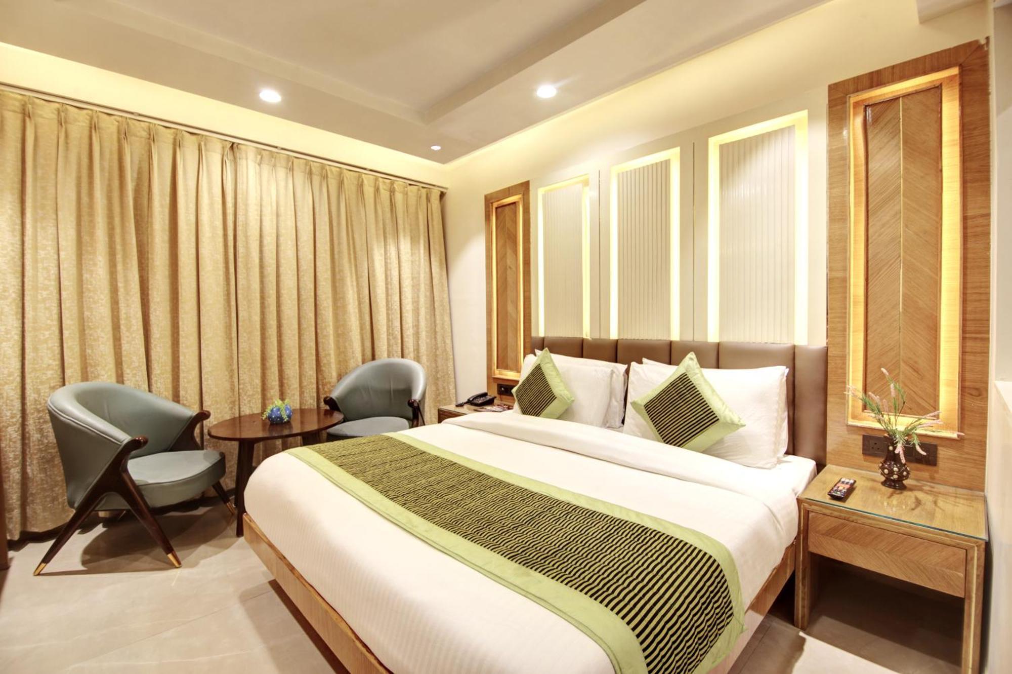 Hotel Krishna Plaza 'New Delhi' - By M S Hospitality Buitenkant foto
