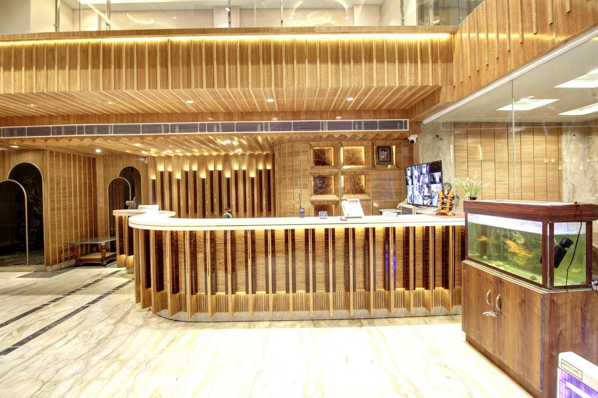 Hotel Krishna Plaza 'New Delhi' - By M S Hospitality Buitenkant foto