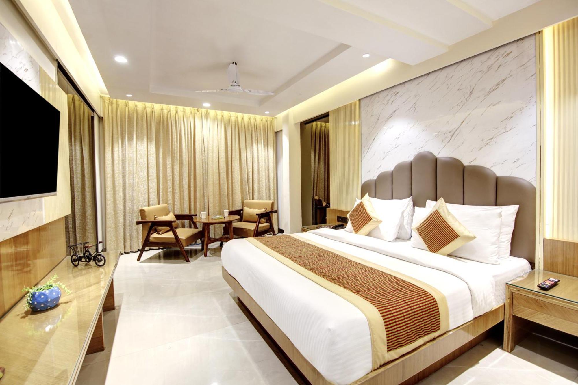 Hotel Krishna Plaza 'New Delhi' - By M S Hospitality Buitenkant foto