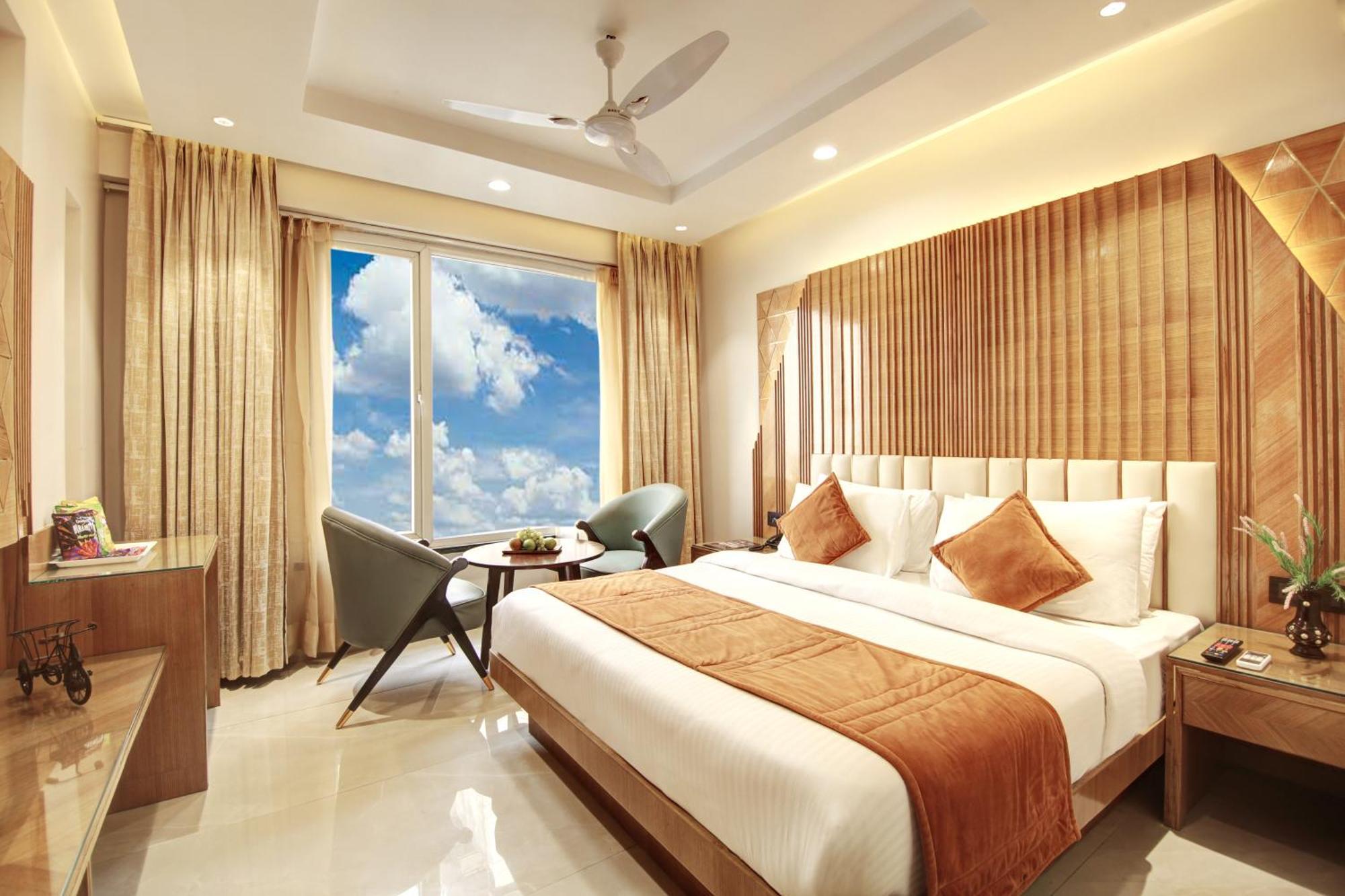 Hotel Krishna Plaza 'New Delhi' - By M S Hospitality Buitenkant foto