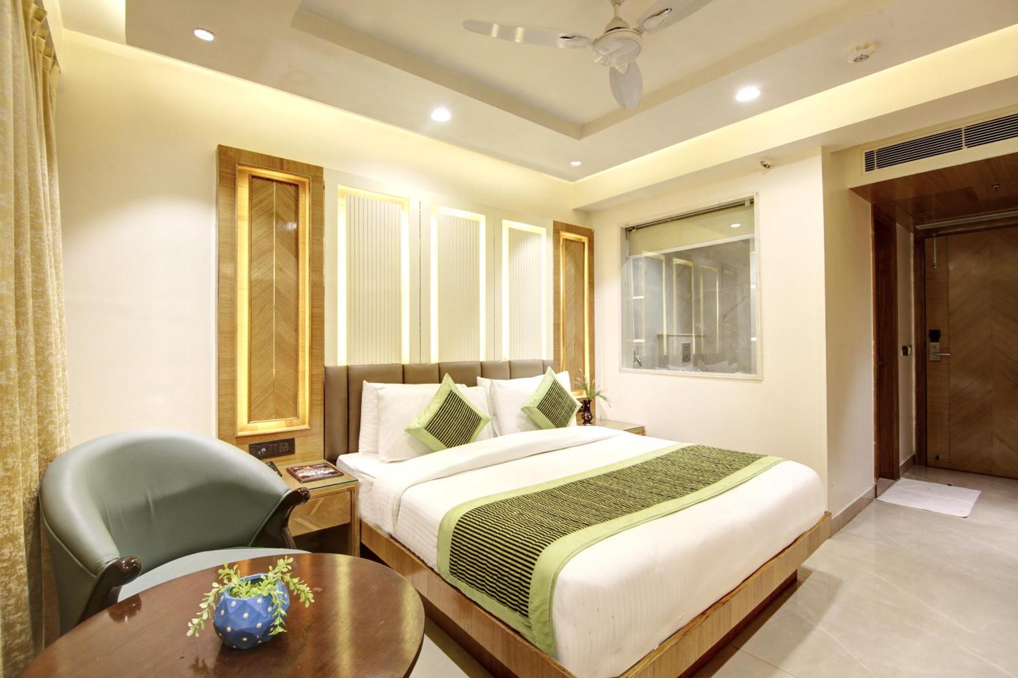 Hotel Krishna Plaza 'New Delhi' - By M S Hospitality Buitenkant foto