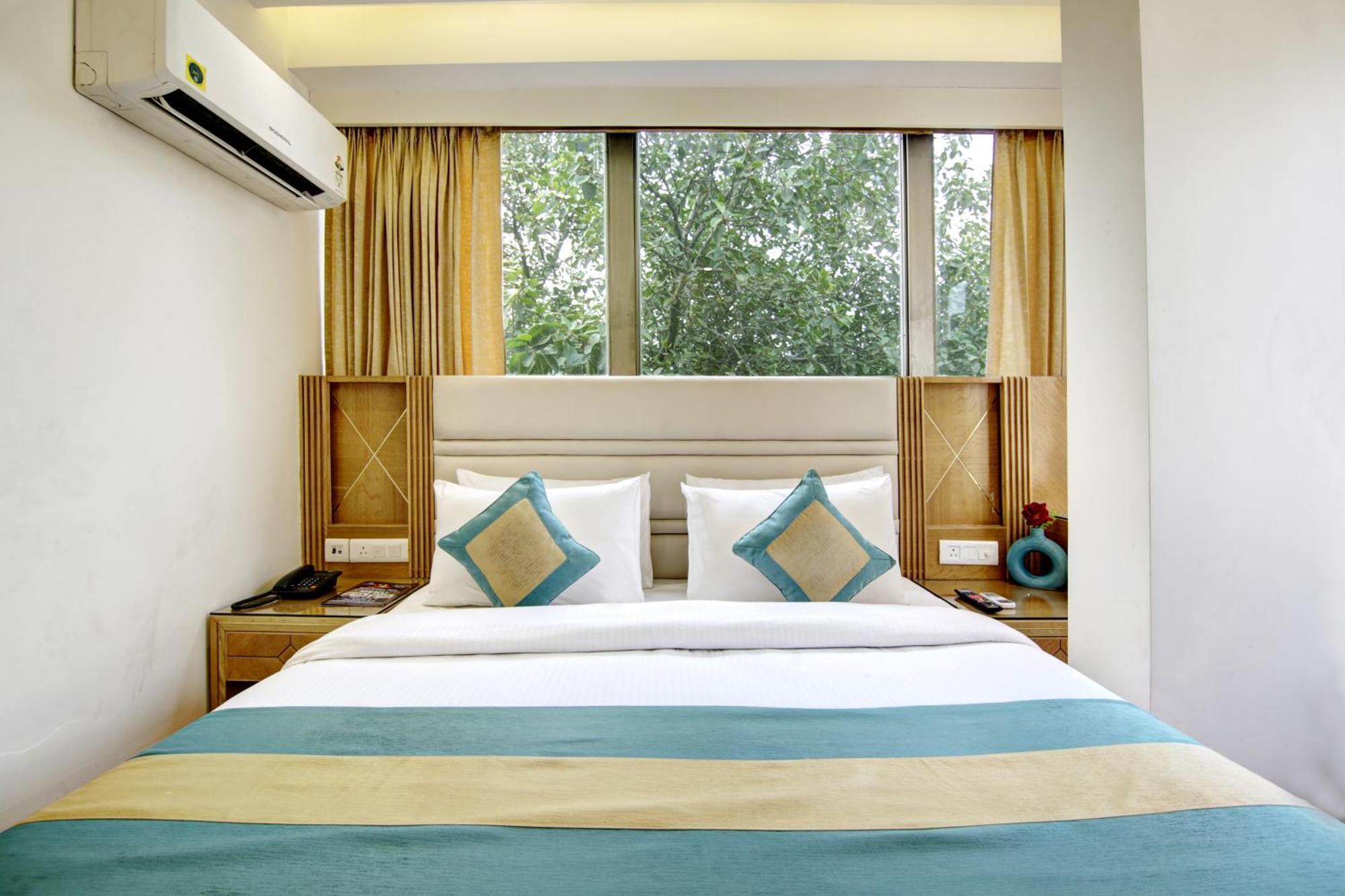Hotel Krishna Plaza 'New Delhi' - By M S Hospitality Buitenkant foto