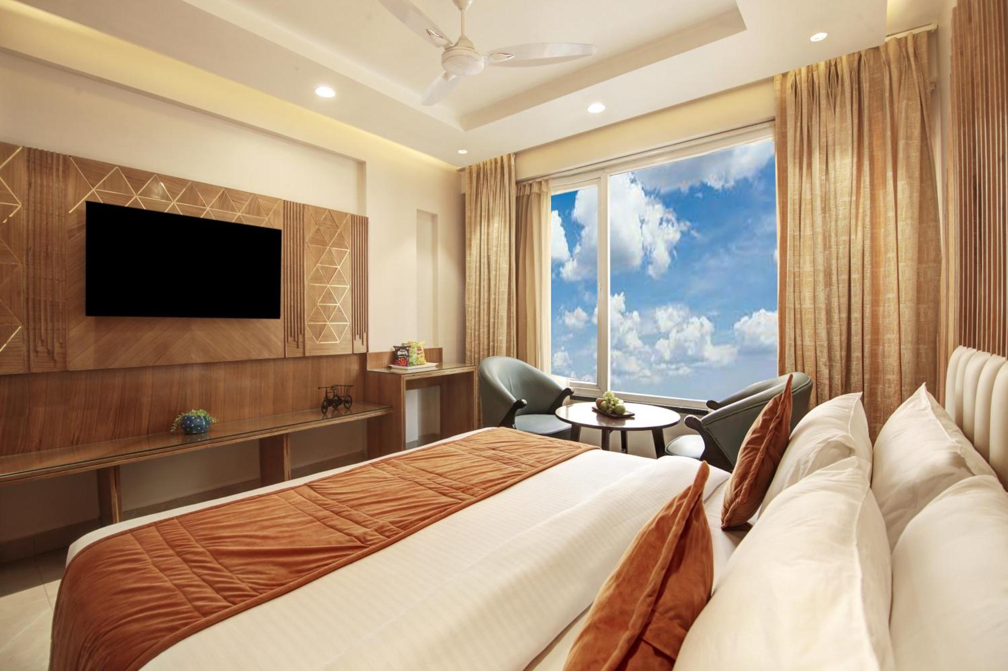 Hotel Krishna Plaza 'New Delhi' - By M S Hospitality Buitenkant foto