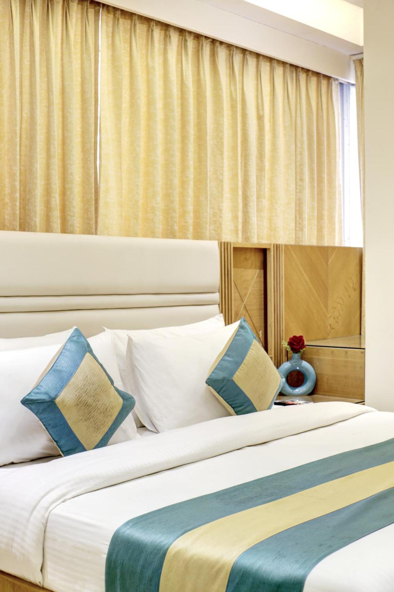Hotel Krishna Plaza 'New Delhi' - By M S Hospitality Buitenkant foto