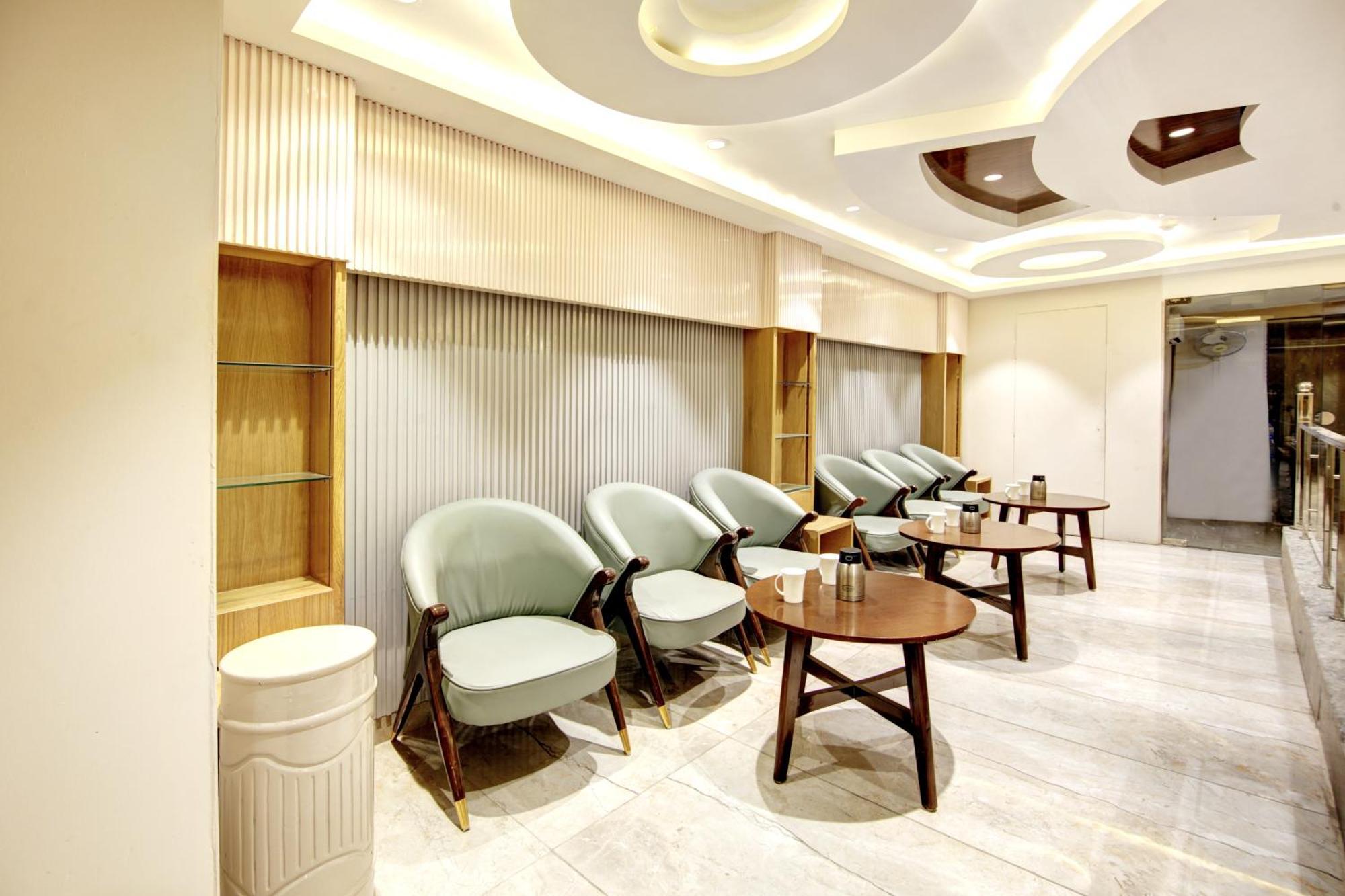 Hotel Krishna Plaza 'New Delhi' - By M S Hospitality Buitenkant foto