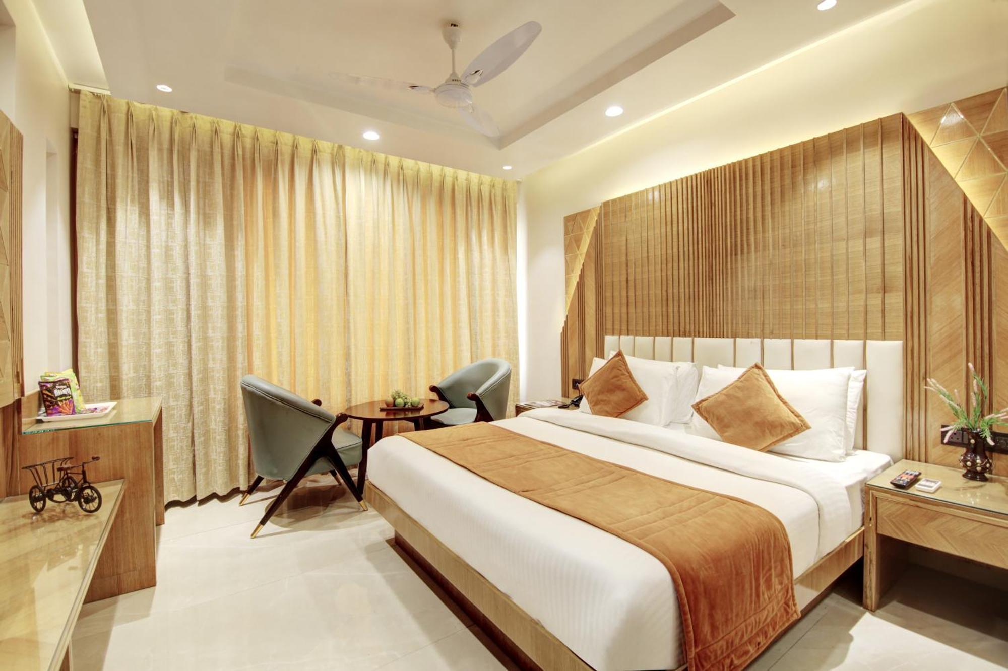 Hotel Krishna Plaza 'New Delhi' - By M S Hospitality Buitenkant foto