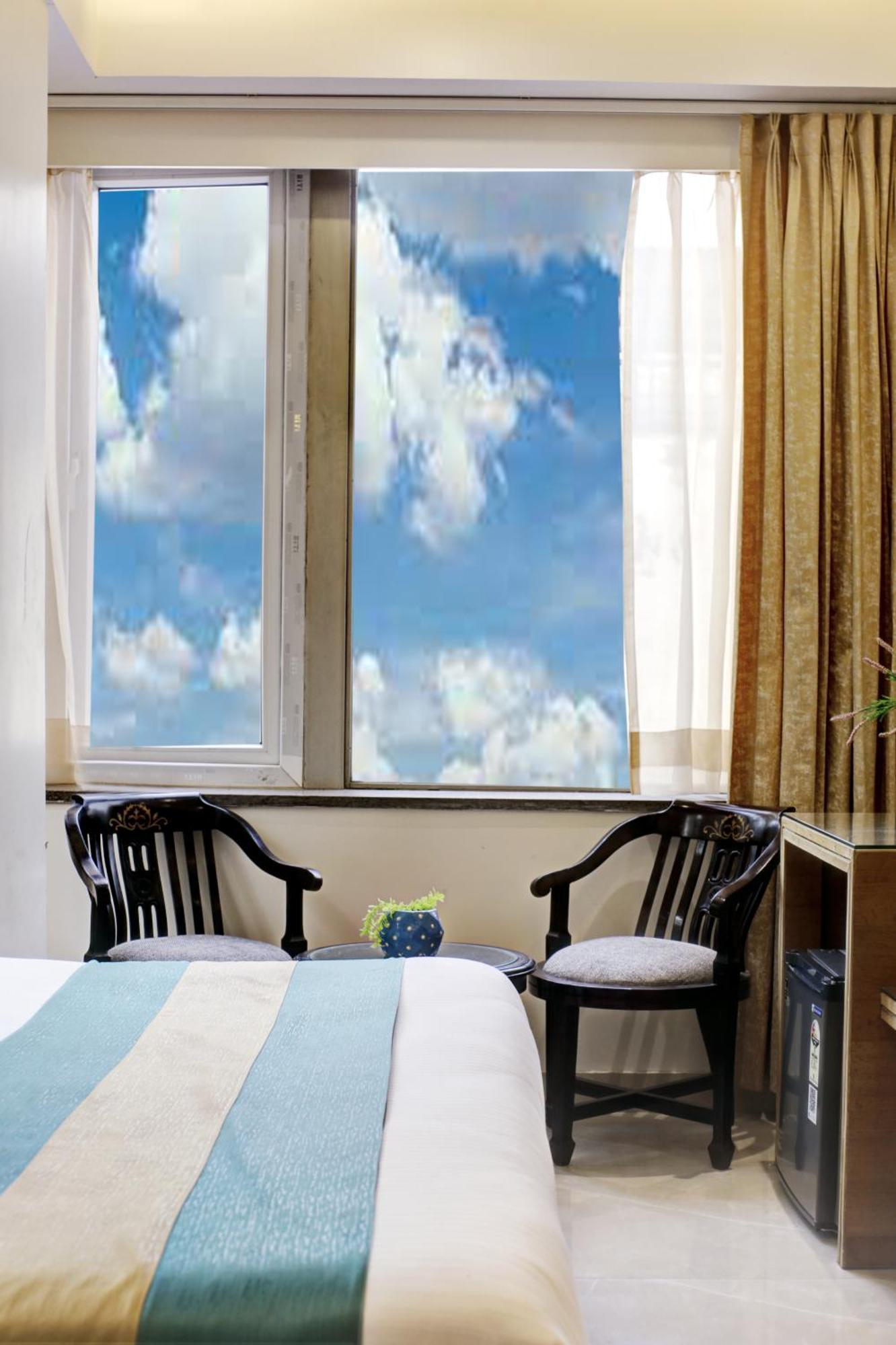 Hotel Krishna Plaza 'New Delhi' - By M S Hospitality Buitenkant foto