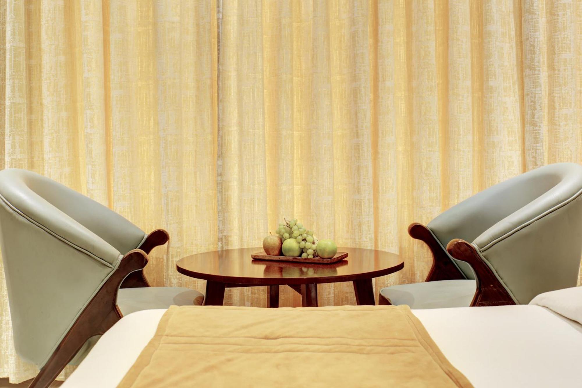 Hotel Krishna Plaza 'New Delhi' - By M S Hospitality Buitenkant foto