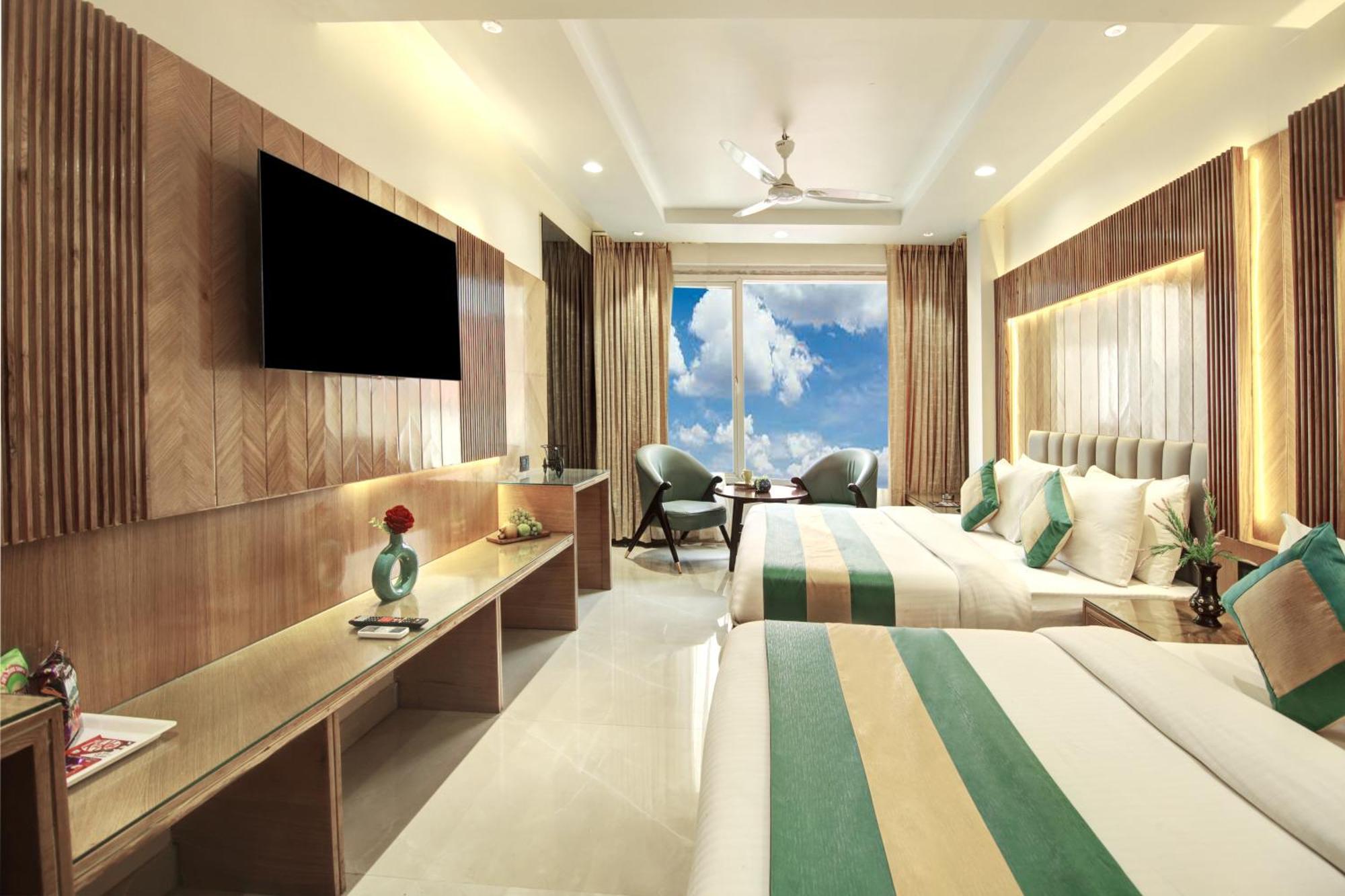 Hotel Krishna Plaza 'New Delhi' - By M S Hospitality Buitenkant foto
