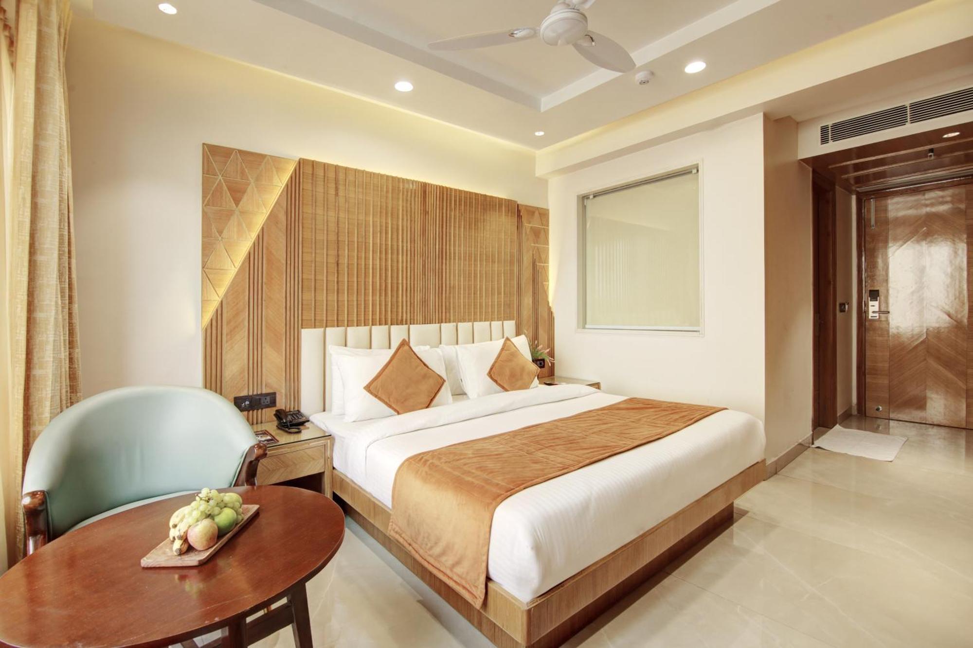 Hotel Krishna Plaza 'New Delhi' - By M S Hospitality Buitenkant foto