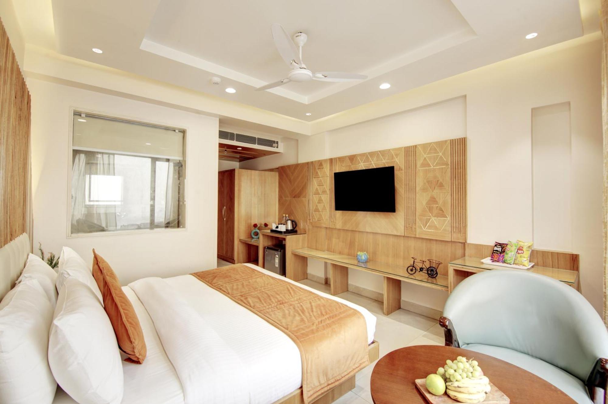 Hotel Krishna Plaza 'New Delhi' - By M S Hospitality Buitenkant foto