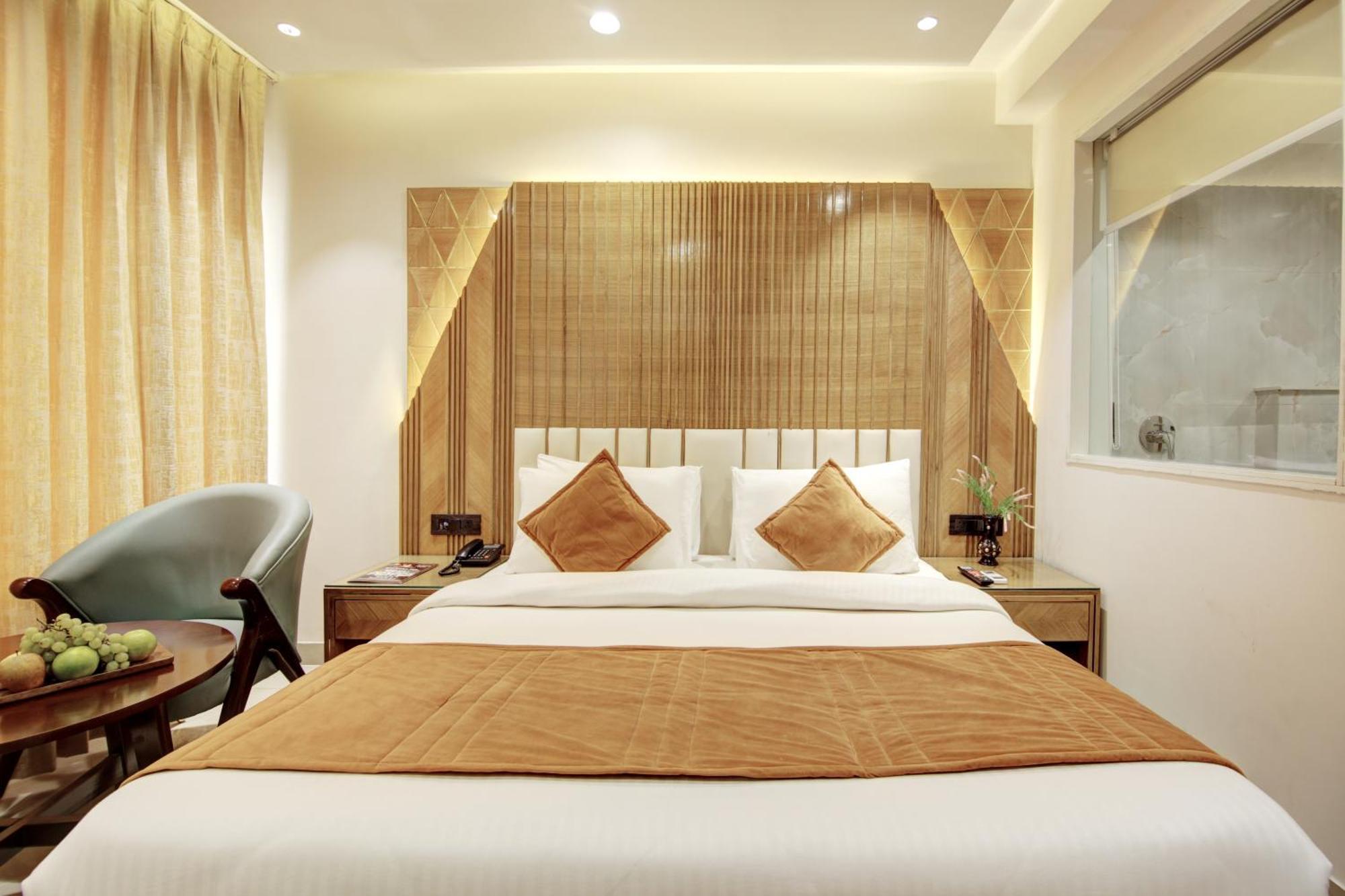 Hotel Krishna Plaza 'New Delhi' - By M S Hospitality Buitenkant foto
